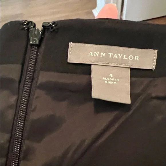 #1033+ Elegant Black Women's Skirt - Picture 4 of 13